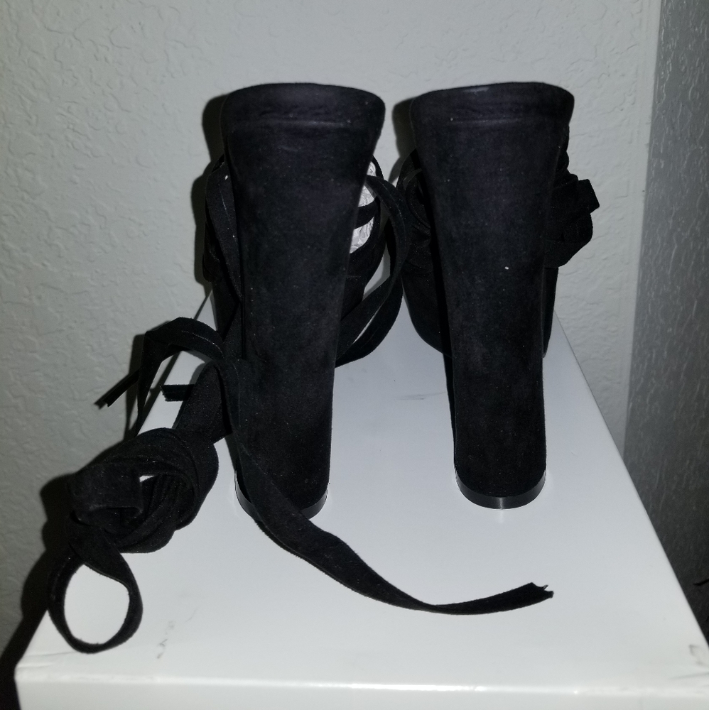 Shoes - Picture 5 of 5